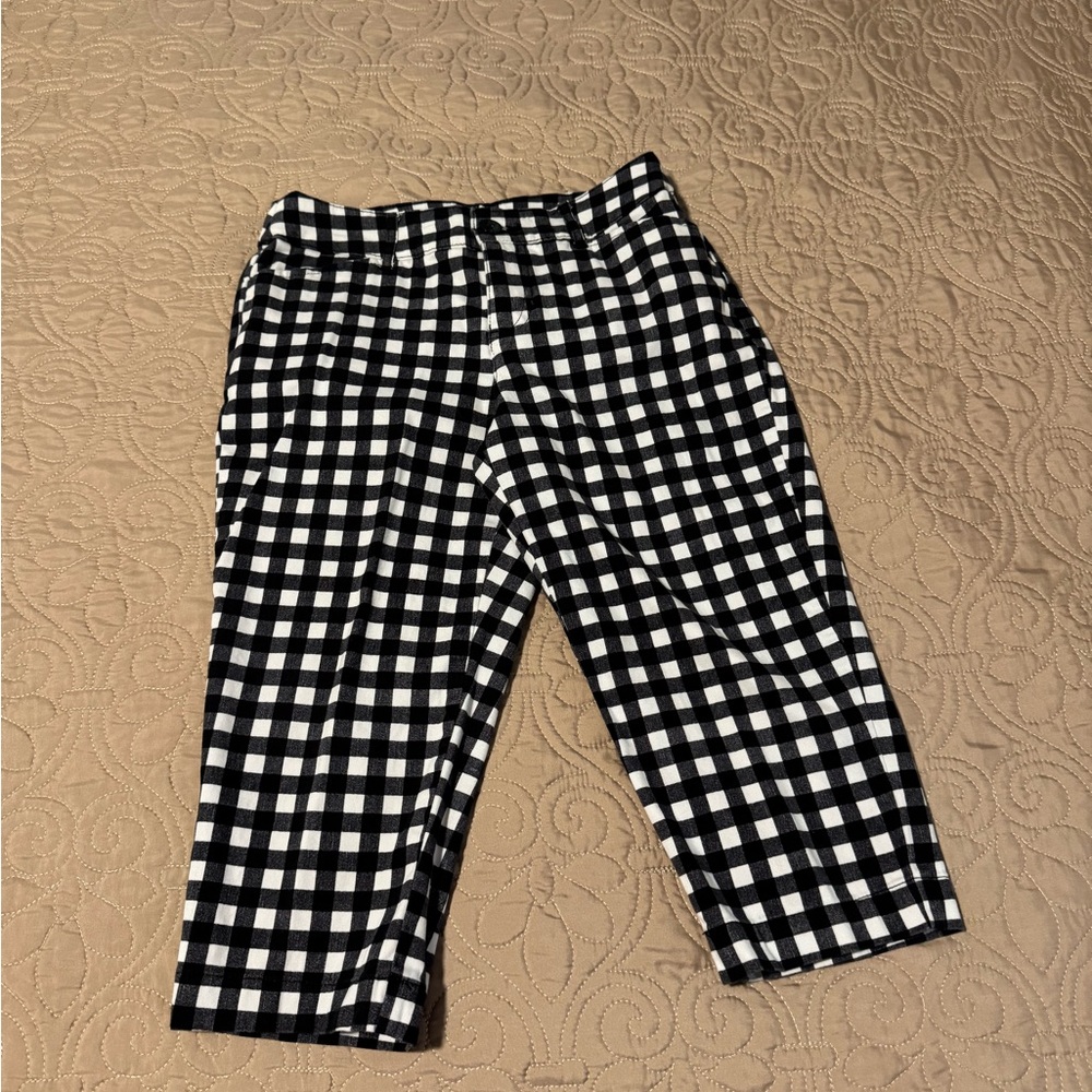 St. John's Bay Black and White Plaid Capris